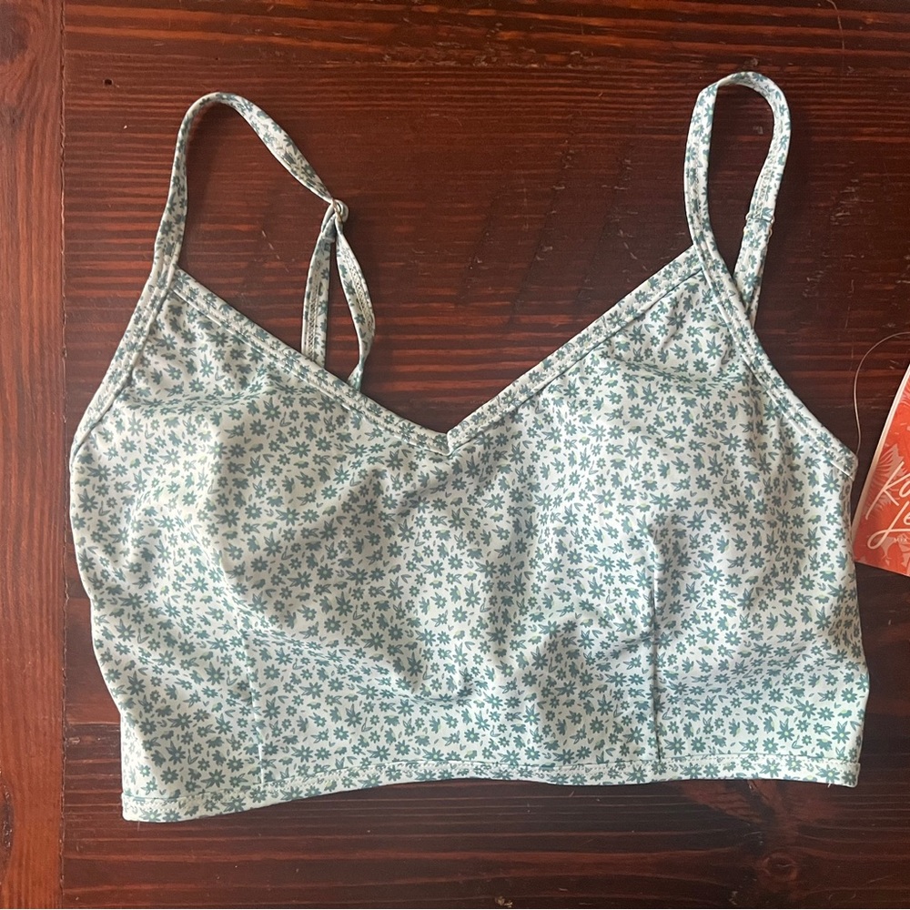 Kortni Jeane blue ditzy floral V crop